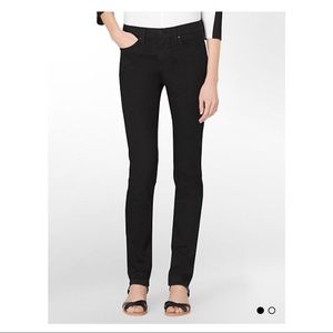 (Calvin Klein) Black Skinny Leg Black Jeans 🖤